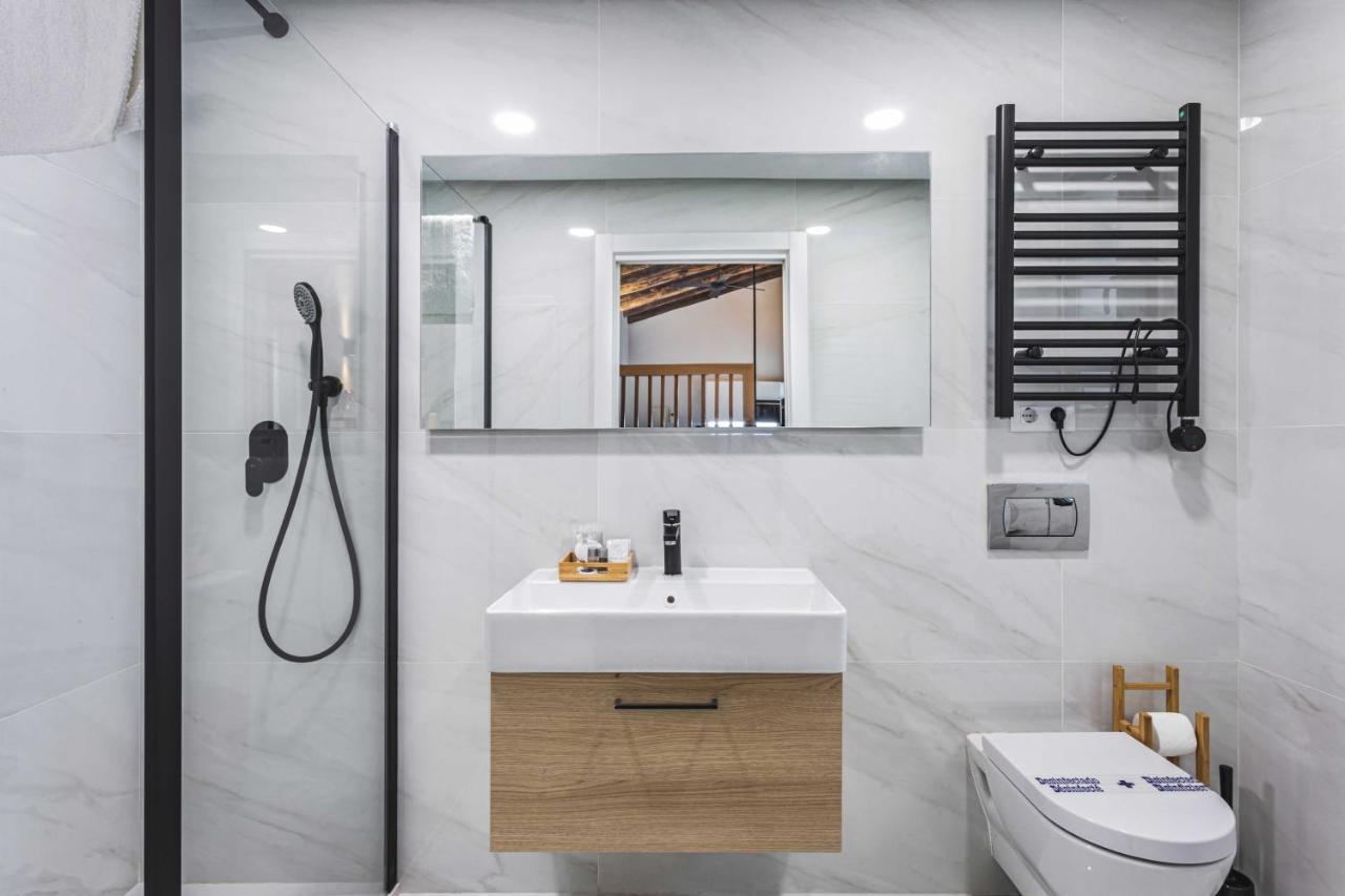 Apartamentos Caceres Central Suites Exteriör bild