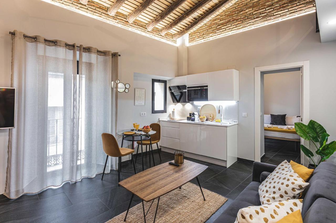 Apartamentos Caceres Central Suites Exteriör bild